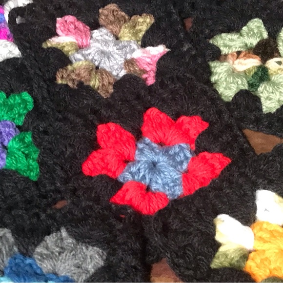 Granny squares Lot Of 30 4 Inch Crocheted Individual Squares Multiple colors NEW - Picture 8 of 11